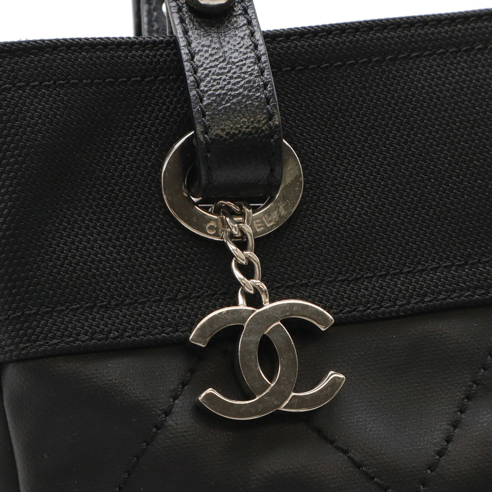 CHANEL Black Leather Shoulder Bag - Picture 5 of 10